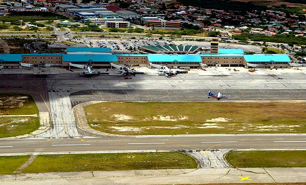 Aruba Airport - dutch Caribbean