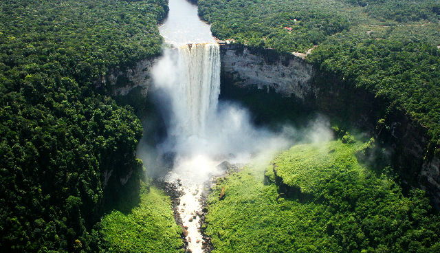 KAIETEUR falls