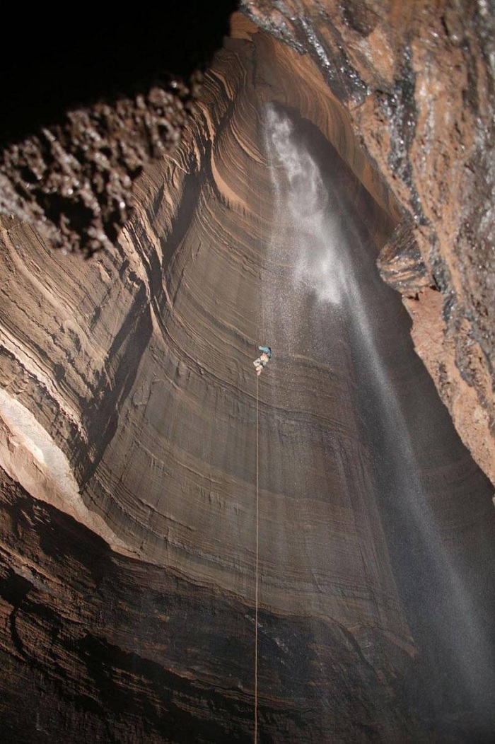Rappelling into the Fantastic Pit Cave in Georgia, USA