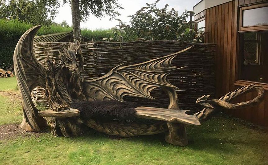 Estonian Artist Carve Spectacular Dragon Bench Using Chainsaw