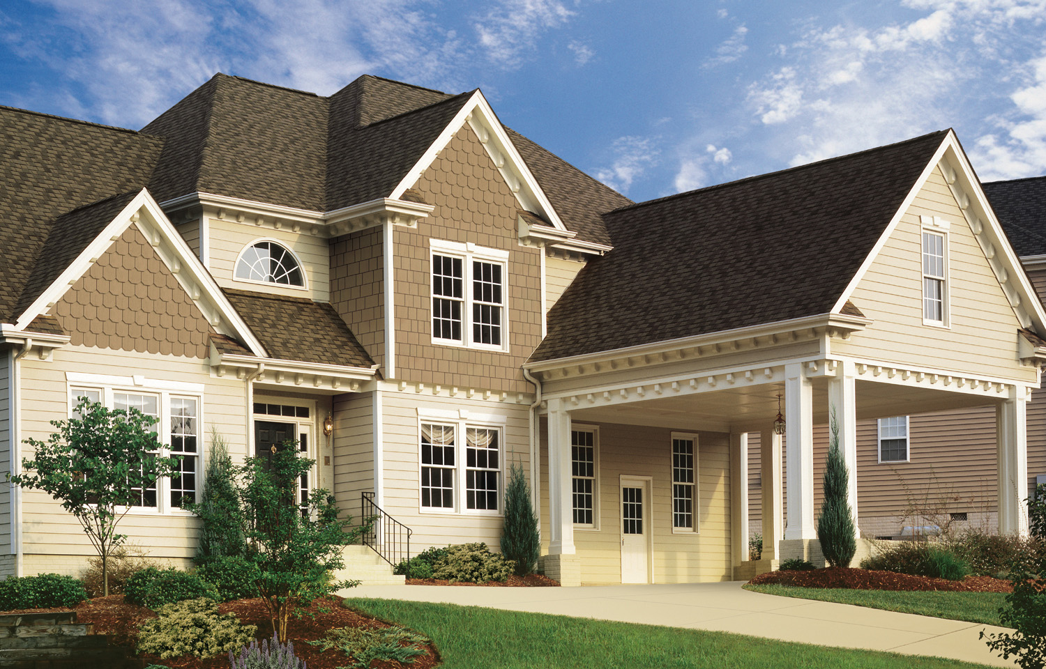 Multiplicity - Types of Exterior House Siding Ideas