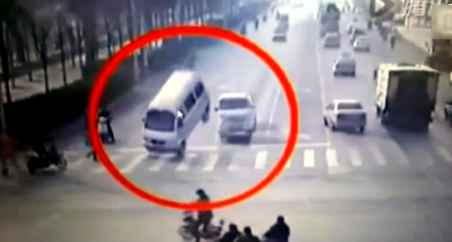 Mysterious Levitating Cars at Busy Intersection in China