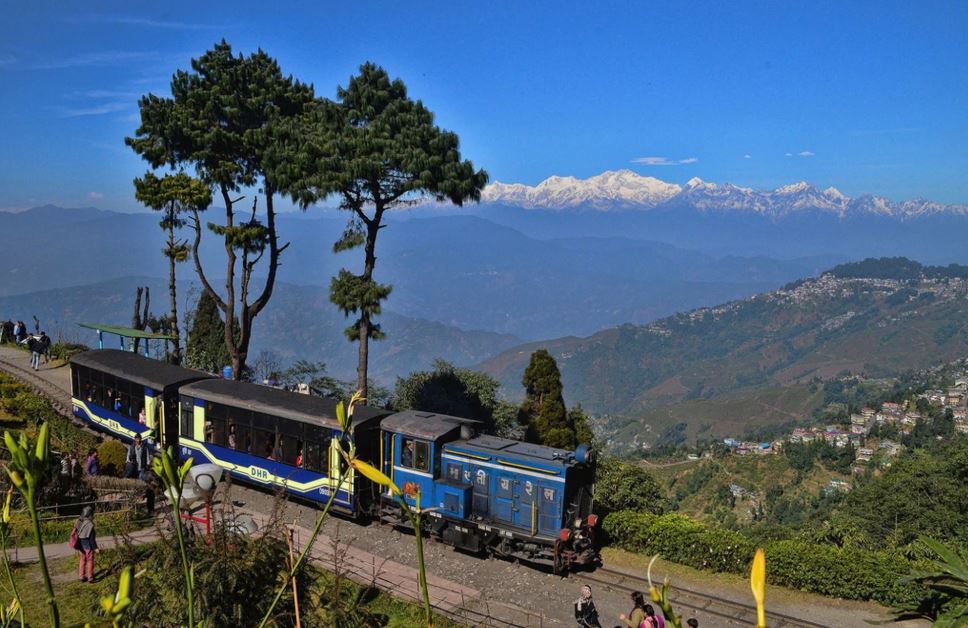 darjeeling train journey