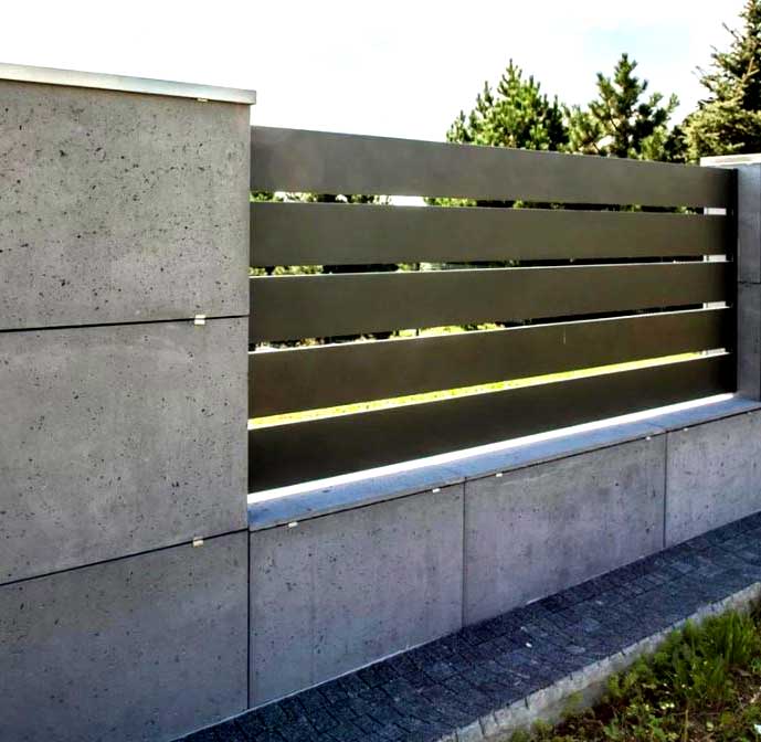8 Beautiful Backyard Fencing Ideas For Your Home | HenSpark Stories