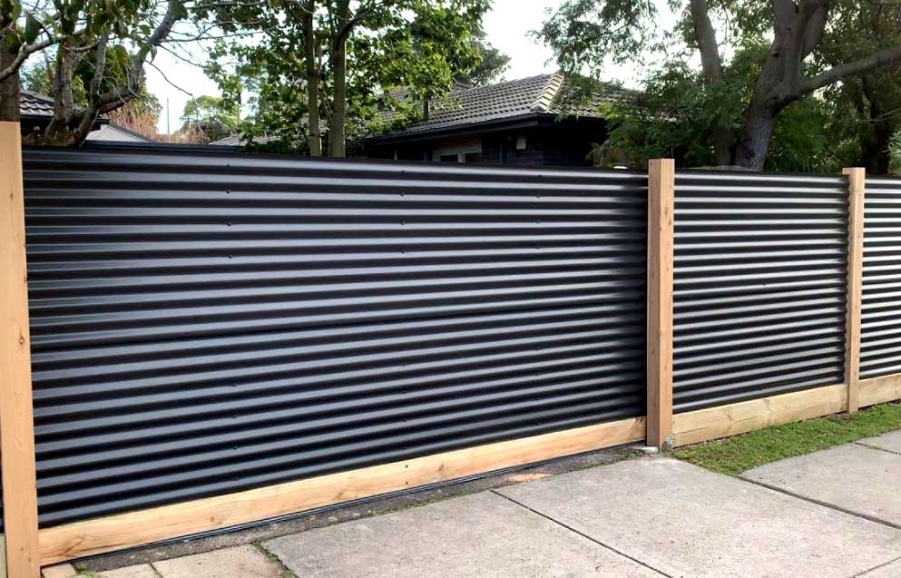 Backyard fencing ideas - Wood and Corrugated Metal Fence 