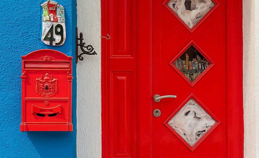 A Fresh Coat of Color for the Front Door