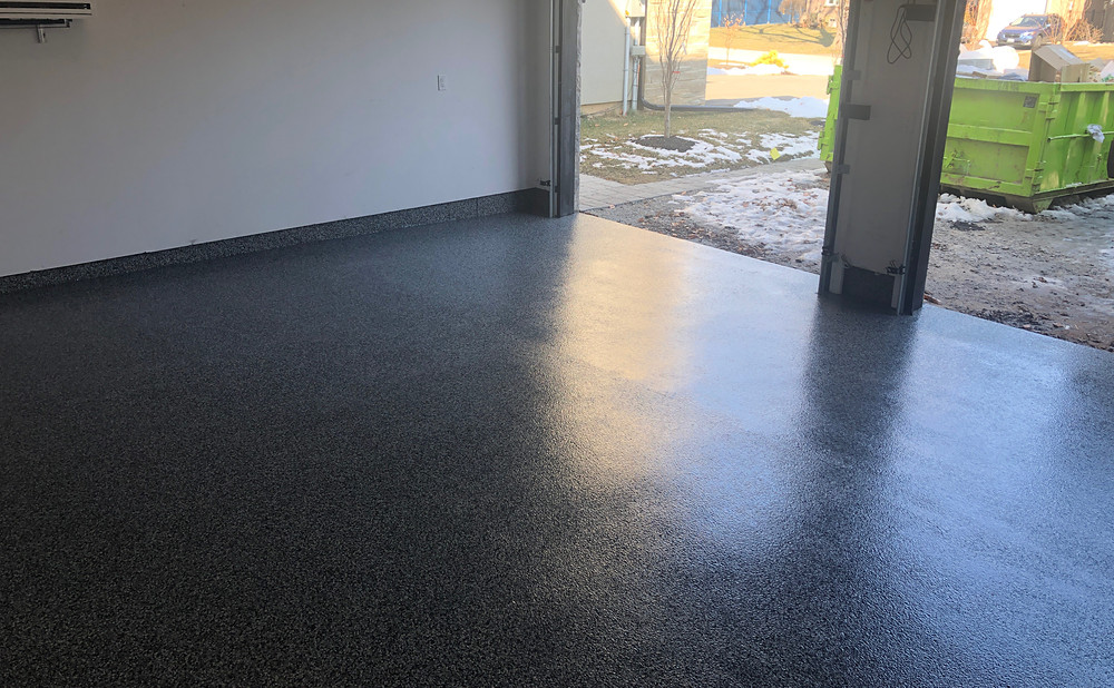 Topcoat Choices: UV Stability for Sunny Garages
