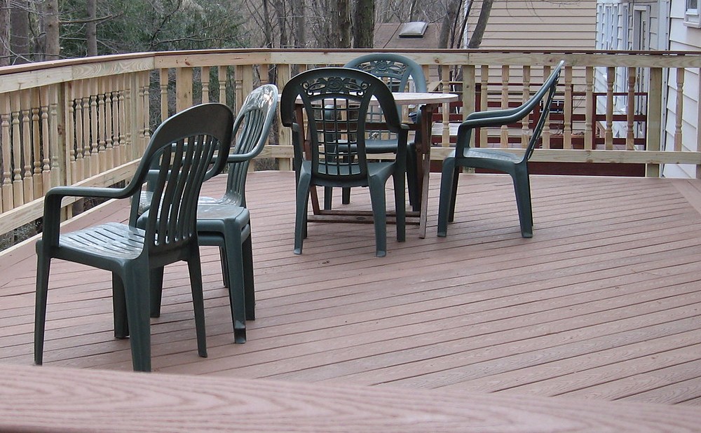 Composite Decking Care: Why Most Stains Do Not Apply